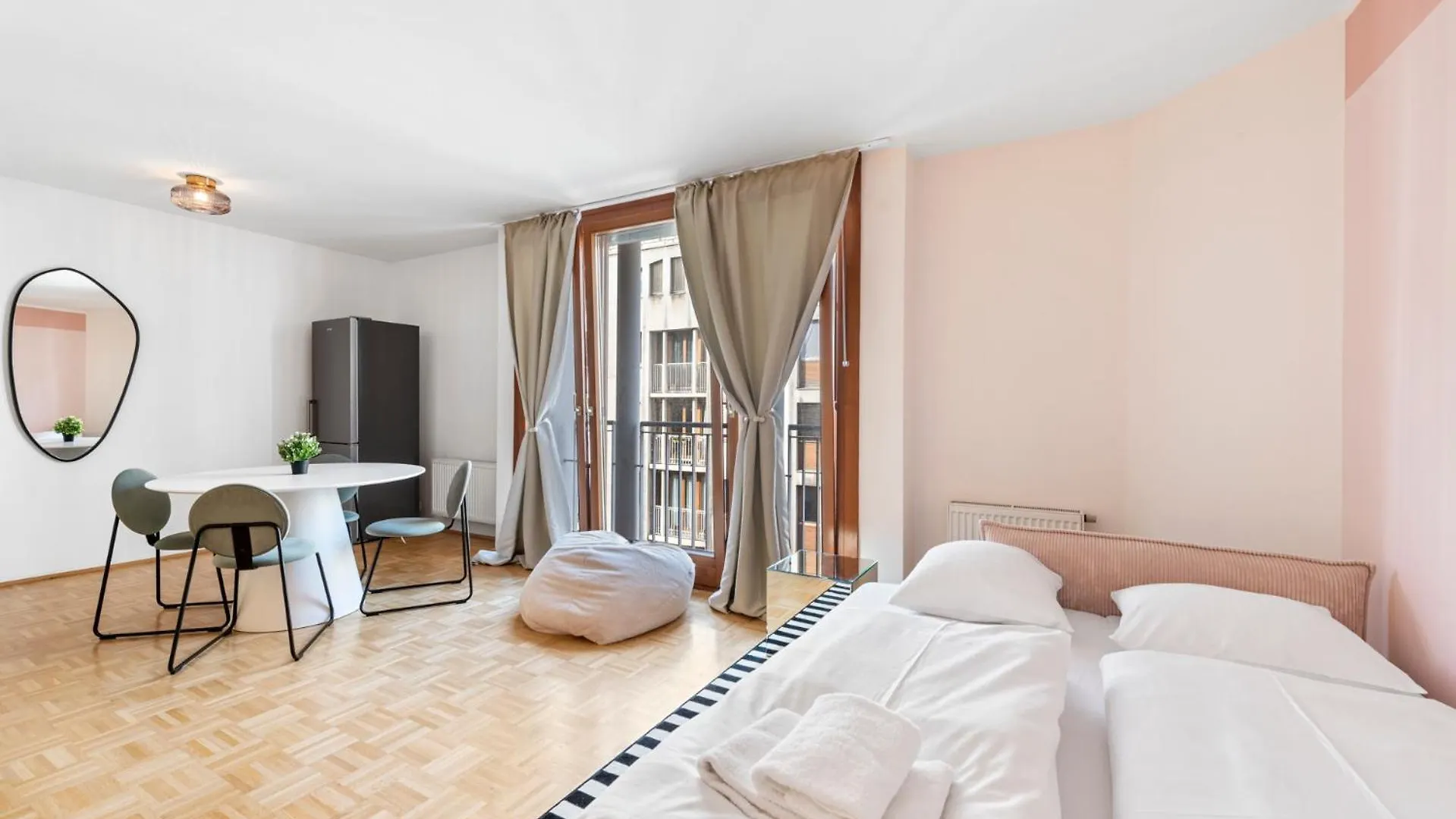 4Ty3 Apartments - Naschmarkt City Apartment Is Calling Viena Austria